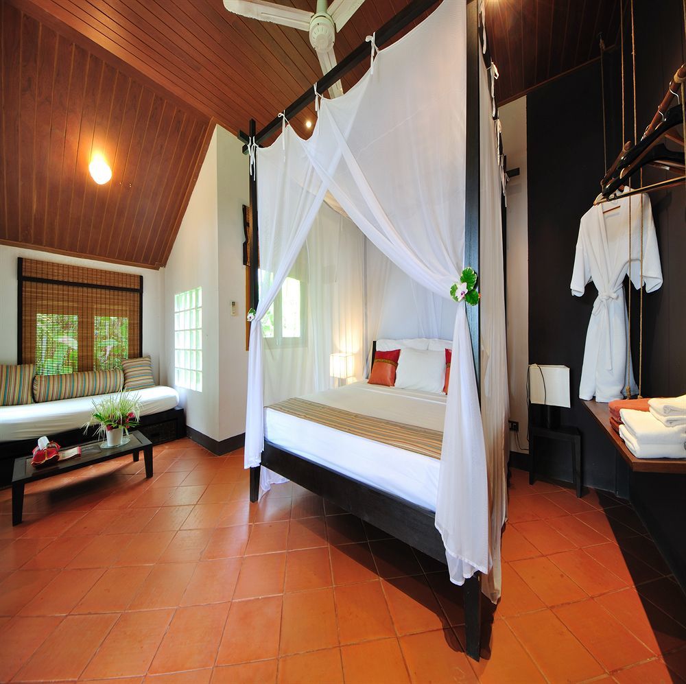 Baan Mai Beachfront 3* Phuket