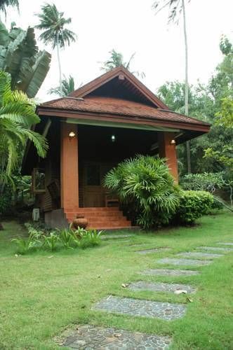 Hotel Baan Mai Beachfront